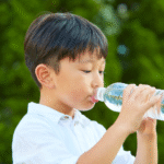 micro-plastiques dans les bouteilles d'eau